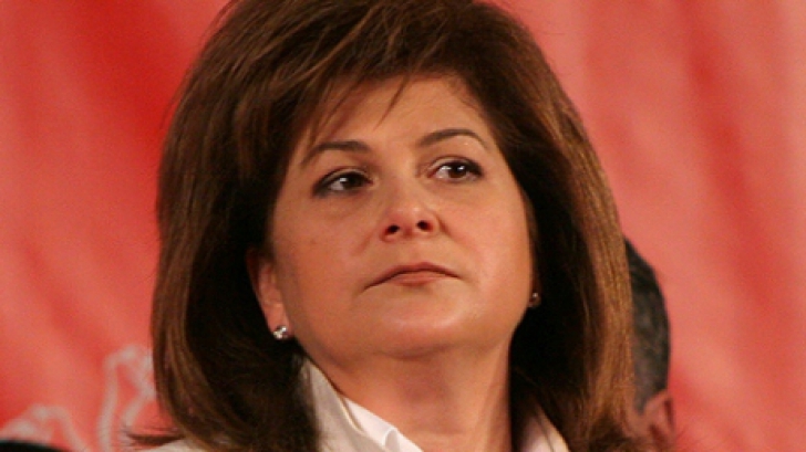 Ministrul Rovana Plumb, parcare de șmecher de România