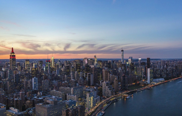 Cum se vede lumea de pe cel mai înalt zgârie-nori rezidenţial din New York