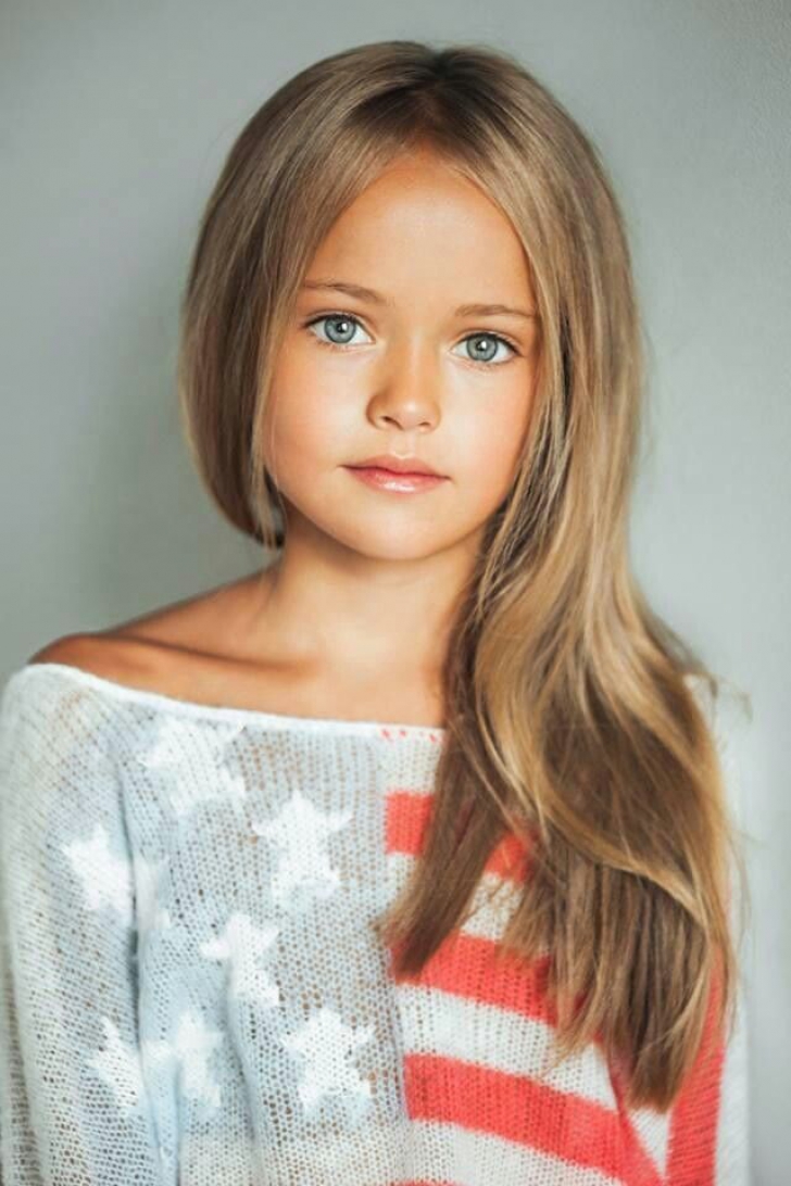 Kristina Pimenova, cea mai frumoasă fetiţă din lume, are 6 ani