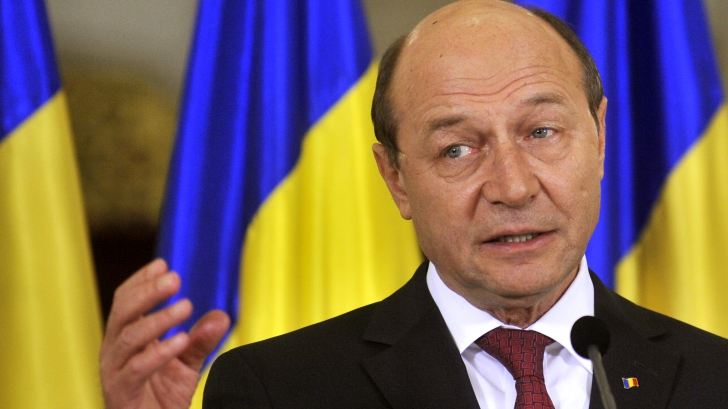 Traian Băsescu: Serviciile trebuie să iasă din rigiditatea secretului, să comunice cu populația 