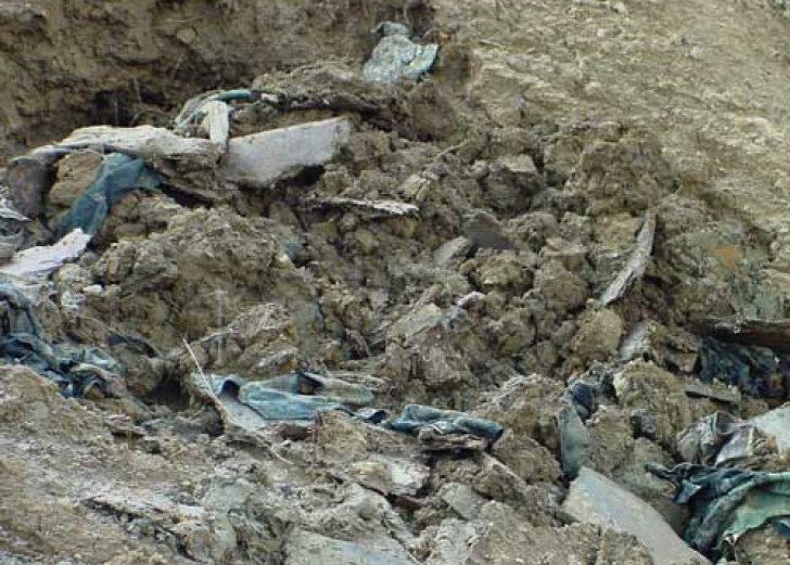 TRAGEDIE - Au MURIT 43 de oameni pe munte. Azi s-au mai găsit 19 CADAVRE!