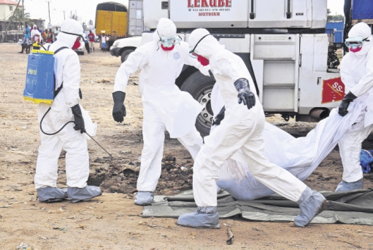 Acord UE-SUA, privind Ebola: Personalul medical european infectat va fi evacuat pe cale aeriană 