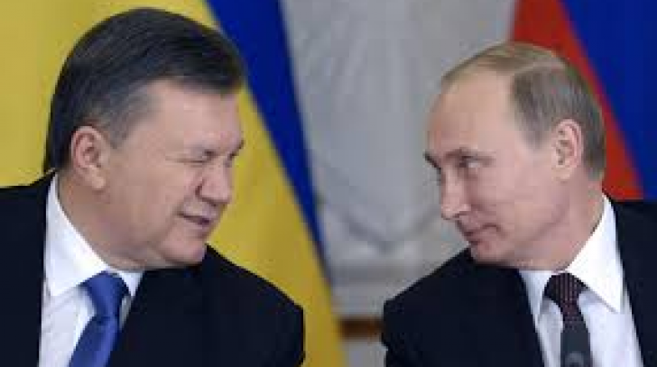 Viktor Ianukovici alături de Vladimir Putin
