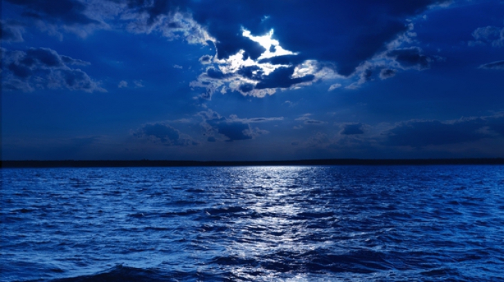 IPOTEZĂ INCREDIBILĂ: De unde provin "GLASURILE DE STAFII" care se aud noaptea în preajma apelor