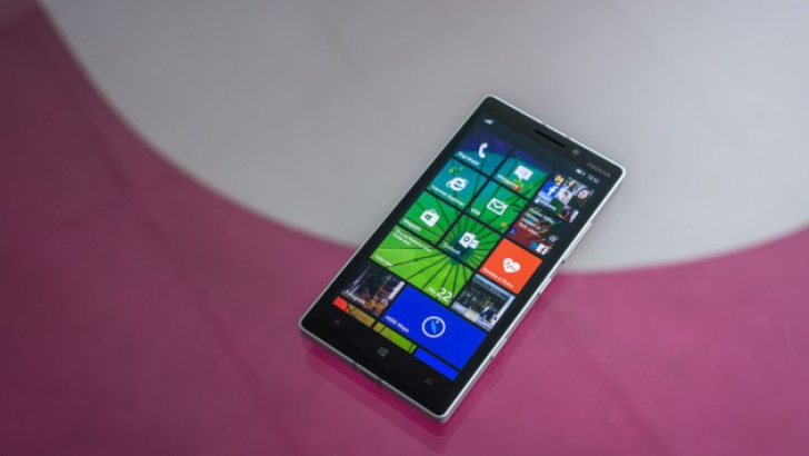 Telefonul cu care Microsoft INTRĂ ÎN ISTORIE! Închide Nokia și lansează așa ceva