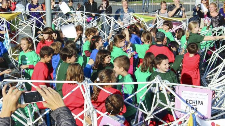 170 de copii au construit un OZN în București