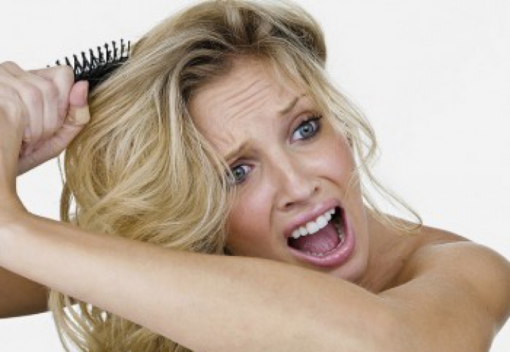 Cum să-ţi ajuţi părul să crească mai repede