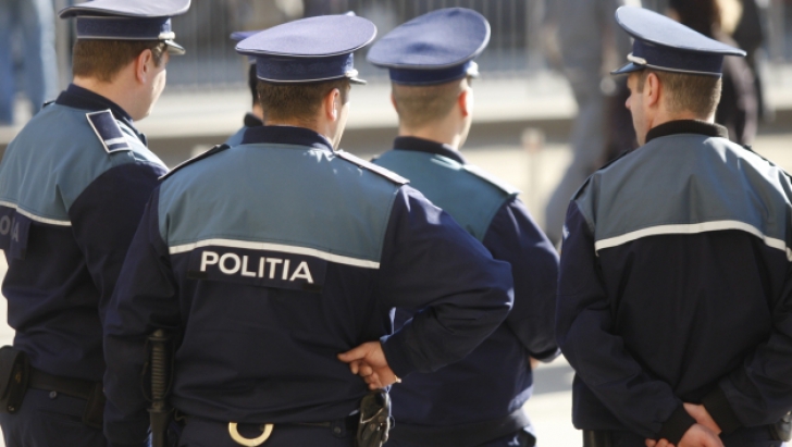 Poliţişti bucureşteni suspectaţi că au bătut alegători la europarlamentare, duşi la audieri 