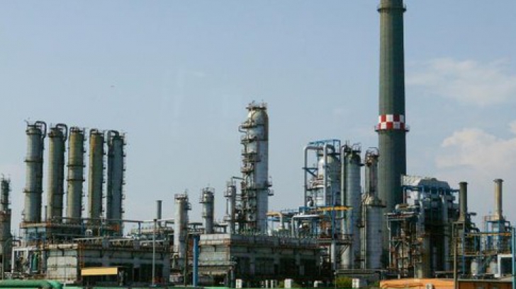 LUKOIL ameninţă că va închide rafinăria Petrotel