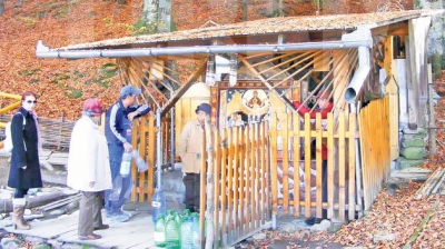 SEMN RĂU! Izvorul părintelui Arsenie Boca A SECAT