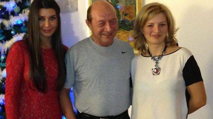 MESAJUL INCREDIBIL postat de BĂSESCU pe Facebook după ce a devenit din nou BUNIC