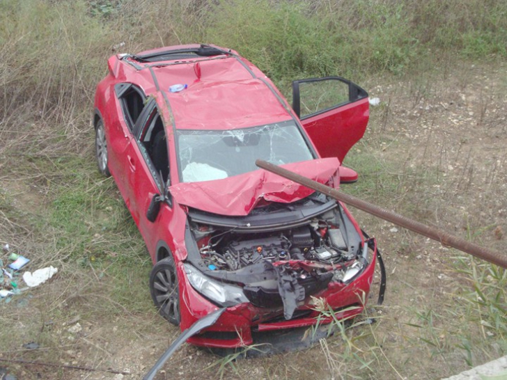 ACCIDENT incredibil la Constanţa: o şoferiţă a plonjat 10 metri în gol