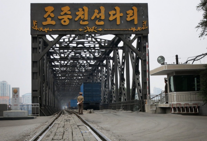 "Podul care nu duce nicăieri". Construcţia de 350 de mil. de dolari dintre China şi Coreea de Nord
