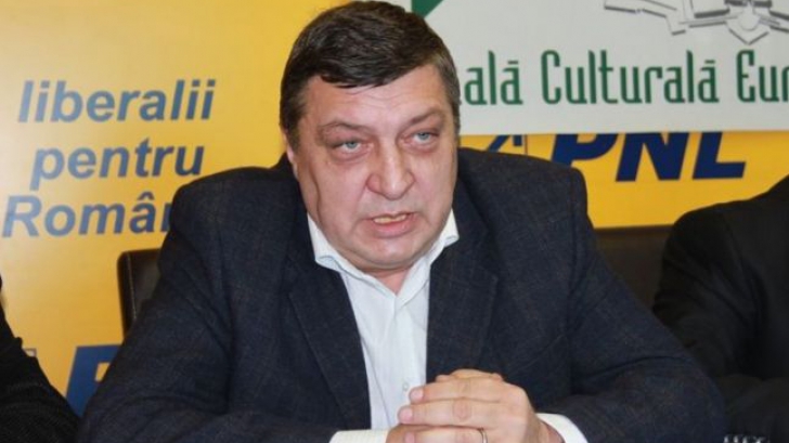 Teodor Atanasiu: Voi candida pentru funcţia de preşedinte al PNL 