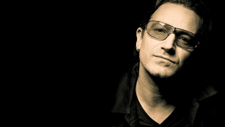 CUMPLIT - Bono de la U2 a fost operat de URGENŢĂ după un accident 