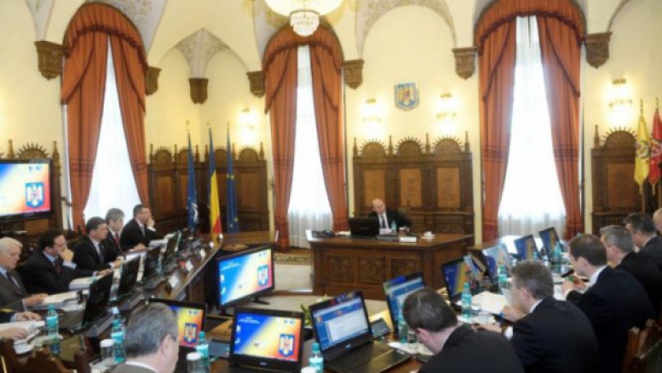 Scântei între Băsescu și Ponta în şedinţa CSAT: Avizarea bugetelor MApN, MAI, SRI, SIE, amânată