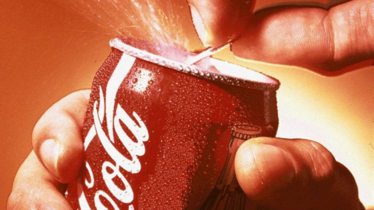 Coca-Cola dă afară 1.800 de angajați