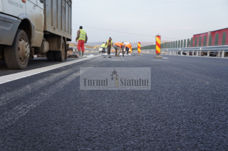 Cea mai nouă autostradă din România a CRĂPAT după doar ZECE zile de la deschidere