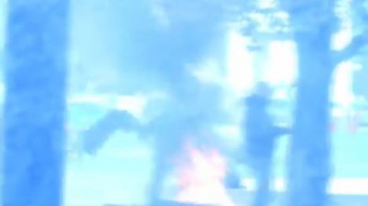 O femeie şi-a dat foc în faţa palatului prezidenţial din Sofia 