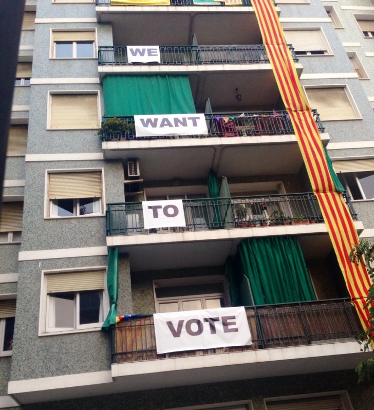 FOTO-INCREDIBIL! La ce gest DISPERAT au apelat românii din Spania, din cauză că n-au putut vota