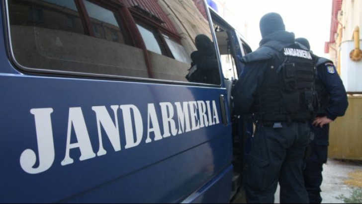 Incidente la mitinguri de la Braşov între susţinătorii şi opozanţii lui Ponta şi jandarmi