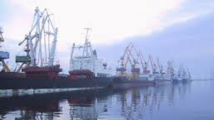 Toate porturile din Constanţa au fost închise din nou, din cauza vântului puternic