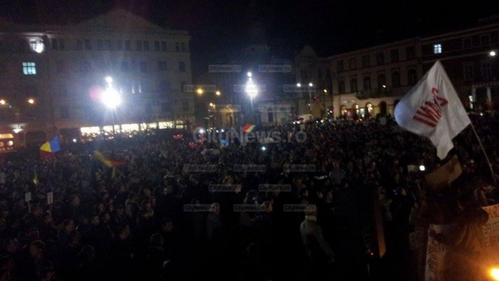 PROTESTE.  ALERTĂ - 6000 de oameni mărşăluiesc în Cluj. Care sunt zonele spre care se îndreaptă 