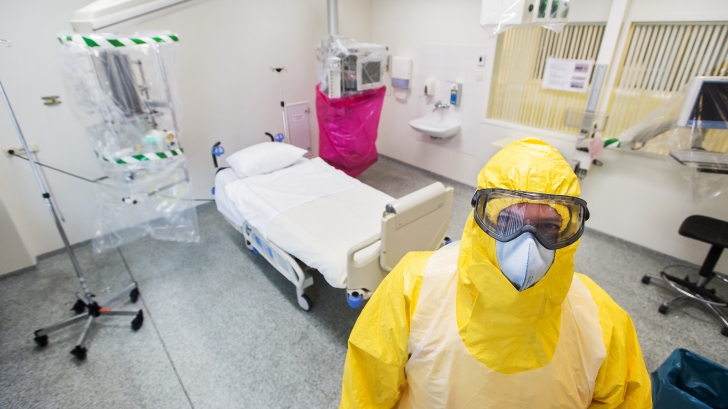 Un spital militar de campanie, pentru pacienţii cu Ebola, va fi deschis lângă aeroportul Otopeni 