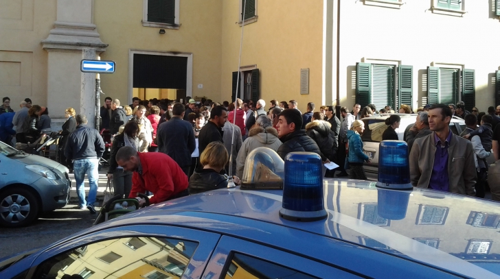 REZULTATE ALEGERI. Românii au blocat străzile din Verona. Cum se votează în Italia