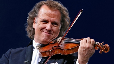 Andre Rieu a strâns 150.000 de euro pentru răniții din Colectiv