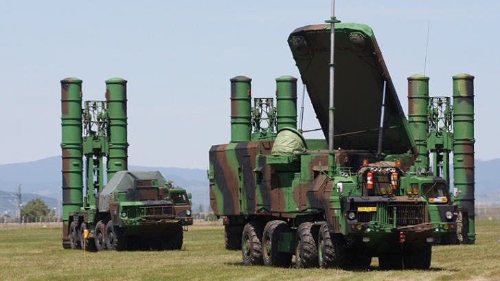 Rusia desfășoară sisteme de rachetă S-300PMU în Crimeea