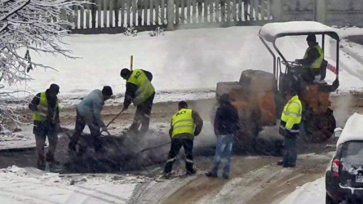 Ţara lui Dorel: asfaltări pe ninsoare, la Suceava / Foto: adevarul.ro