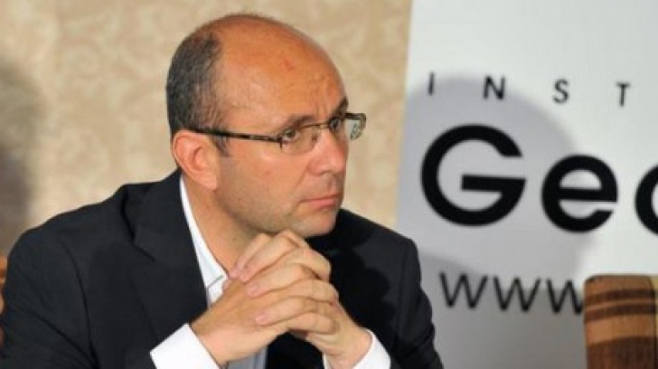 Cozmin Guşă: FMI îi transmite lui Ponta că nu mai are ÎNCREDERE în el