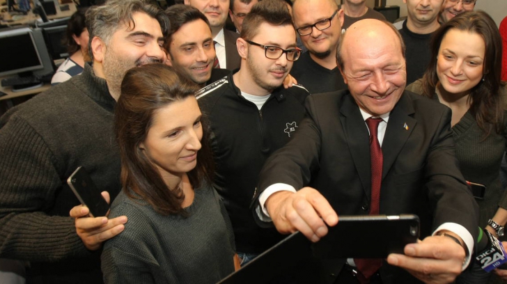Traian Băsescu, în redacţie la Libertatea