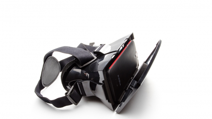 E-Boda a lansat primii ochelari Virtual Reality “made in Romania”! 