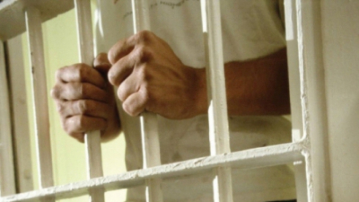 JUDECĂTOR, 3 ani de închisoare cu executare pentru corupţie