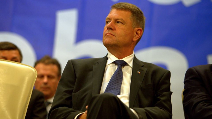 Iohannis a semnat decretul de rechemare a lui Lazăr Comănescu din funcţia de ambasador în Germania