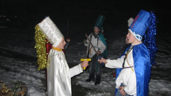 Obicei spectaculos de Crăciun practicat de sute de ani în satele din munții Apuseni 