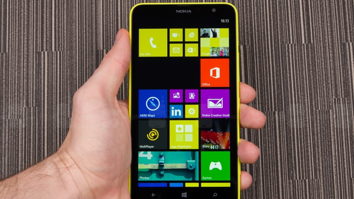 Telefoanele IEFTINE de la Microsoft revin cu ecran mare: Ultimele detalii despre cel mai nou Lumia!