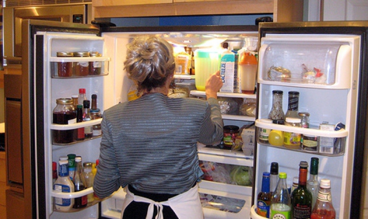 Trucuri simple să scoți mirousurile urâte din frigider