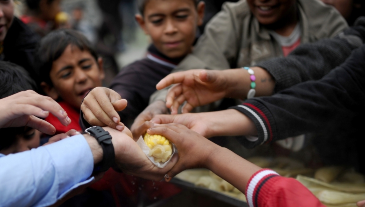 Peste 300 de persoane au murit în Siria din cauza lipsei de hrană şi medicamente în 2014