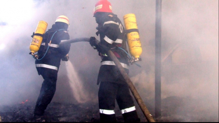 Incendiu într-un apartament din Pitești