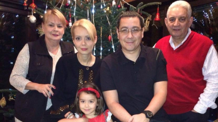 Victor Ponta a publicat scrisoarea fiicei sale pentru Moș Nicolae. Ce daruri își dorește