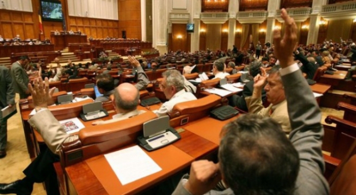 Parlamentarii PSD au votat rămânerea la guvernare.Singura abținere i-a aparținut lui Mitrea (SURSE) 