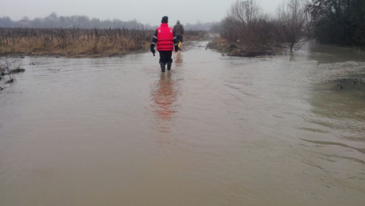 TRAGEDIE - O fetiţă de 3 ani a dispărut în apele râului Dâmbovnic