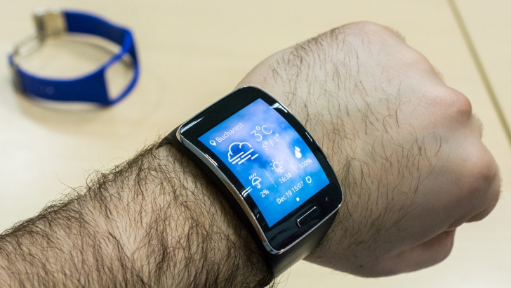 O să-ți stea ceasul când o să vezi CE A FĂCUT Samsung cu un așa gadget!