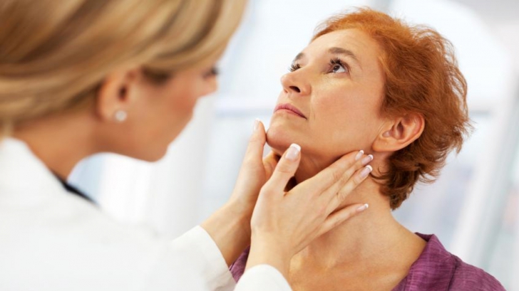  Ce simptome are cancerul de tiroidă. Toate femeile trebuie să ştie acest lucru