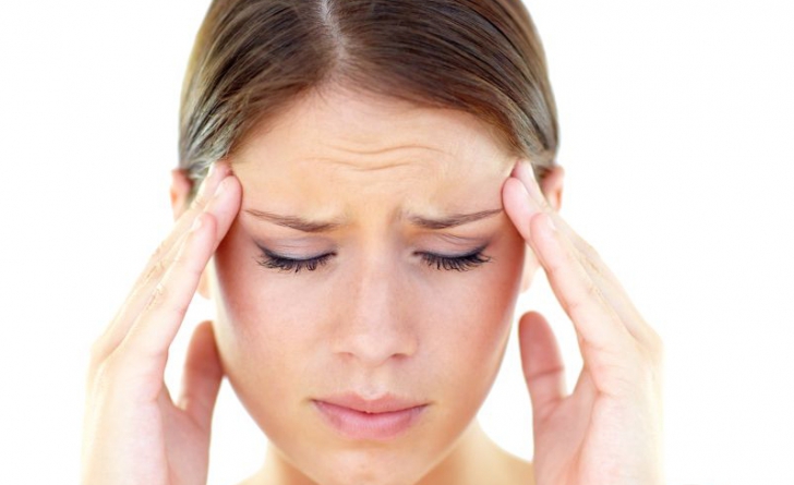 Durerile de cap: când anunță probleme grave de sănătate