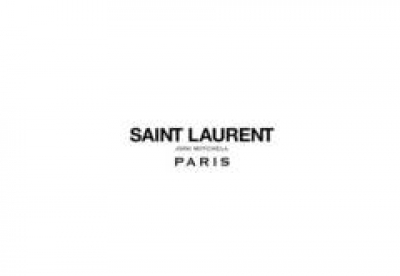Cum arată modelul de 71 care defilează pentru Yves Saint Laurent