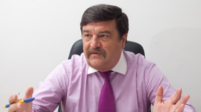 Toni Greblă, la ieșirea de la DNA, întrebat dacă a primit necuvenit rochii de damă: Doamne ferește!